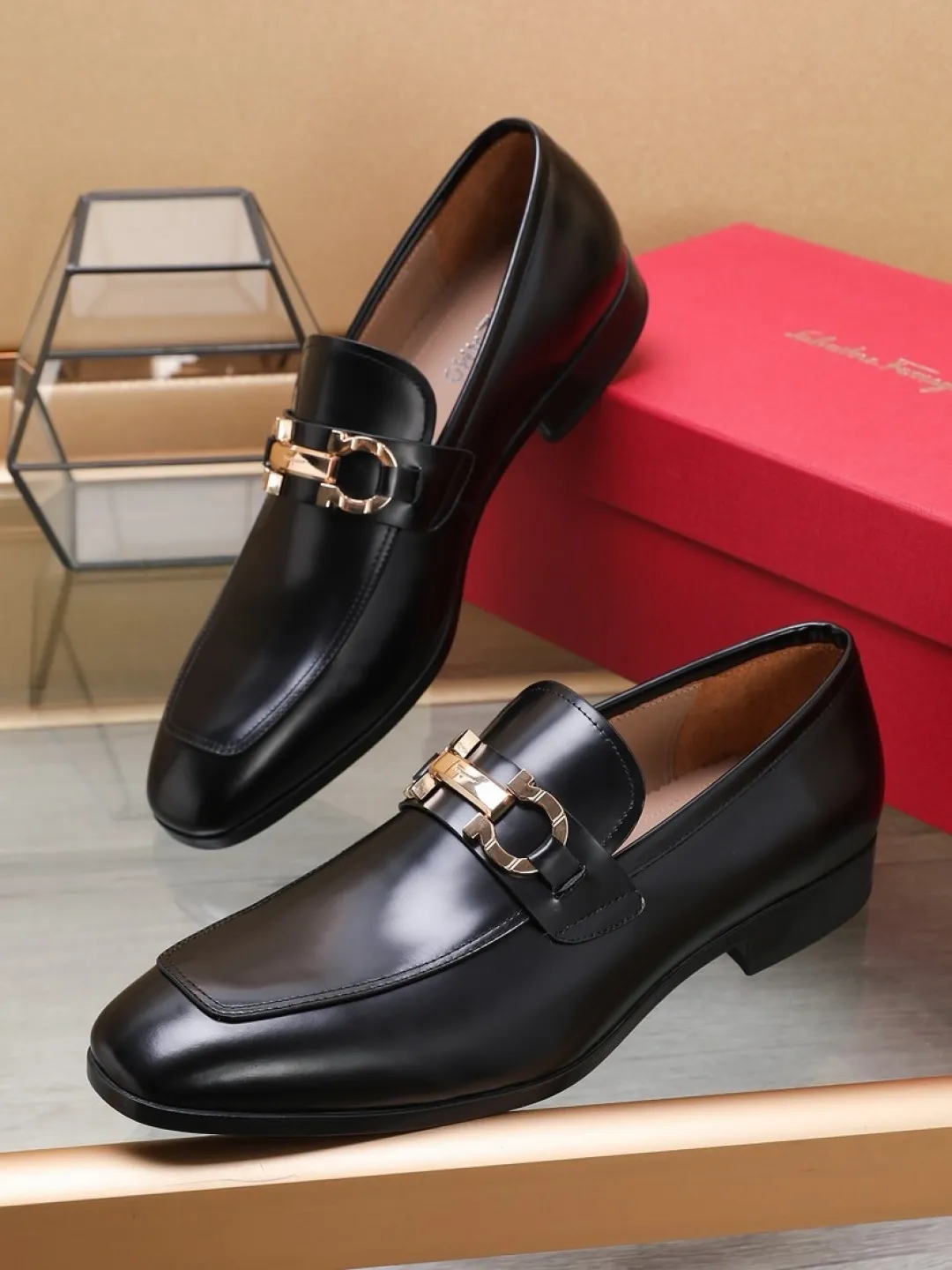 P620💰🔥《Ferragamo》👏Latest • High-end top brand luxury ~ purchasing agency, top quality ~. New fashionable business men's shoes🔜The uppers are made of original open-edge beaded cowhide➕cowhide·lining, with fine workmanship. The original stylish and soft combination wear-resistant and non-slip outsole is light and comfortable on the feet. The real thing looks better in real life. Size: 38/45
